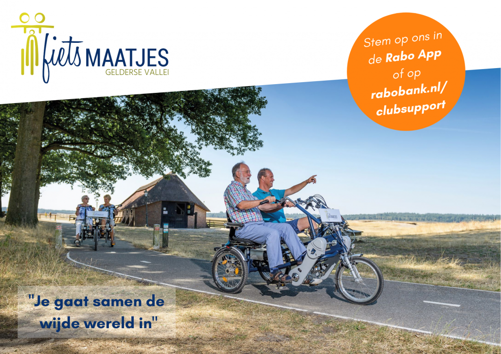 Twee mensen fietsend op een duofiets